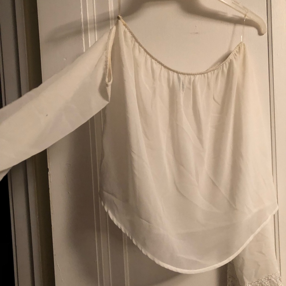 White long sleeved top